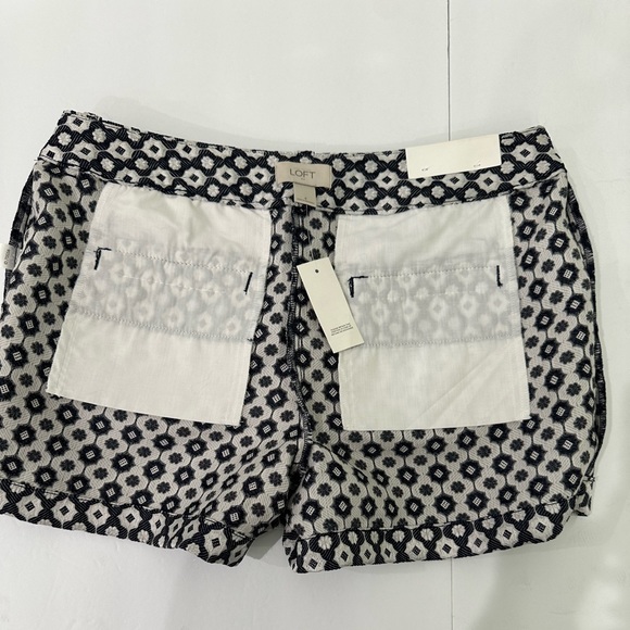 Ann Taylor LOFT Women’s Size 4  Black Silver Shorts Geometric Floral Print - Picture 4 of 8